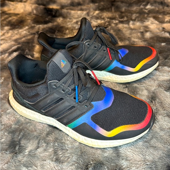 Adidas Ultraboost SZ 6.5 - Picture 1 of 9